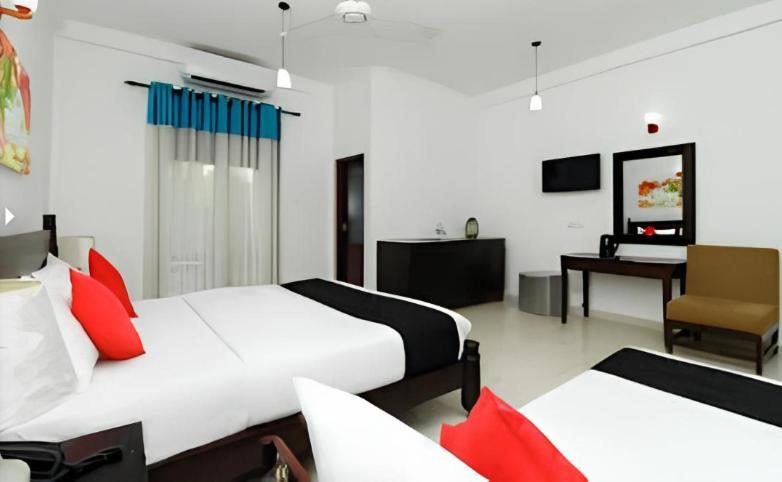 Blue Spring Hotel Wadduwa Exterior foto
